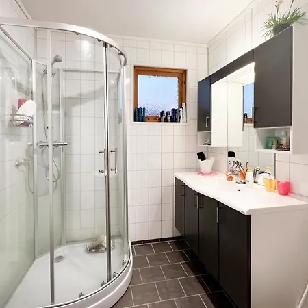 3 Bedroom Beautiful In Sekken Ferienhaus