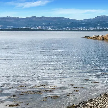 4 Bedroom Beautiful In Sekken Сasa de vacaciones *