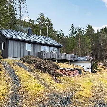 4 Bedroom Beautiful In Sekken Сasa de vacaciones