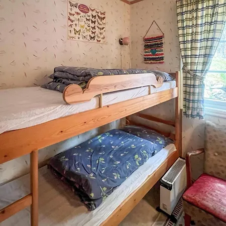 Ferienhaus 3 Bedroom Beautiful In Sekken