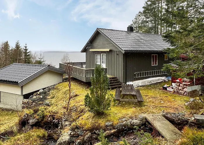 4 Bedroom Beautiful In Sekken *