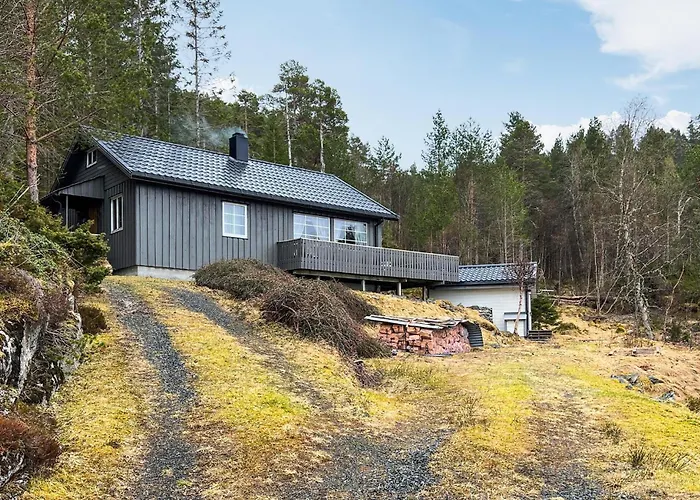 4 Bedroom Beautiful In Sekken Feriehus